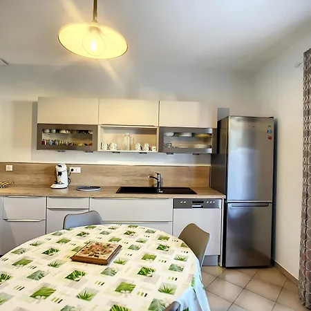 Сasa de vacaciones Maison F4 Avec Terrasse, Parking Et Animaux Acceptés - Fr-1-451-185