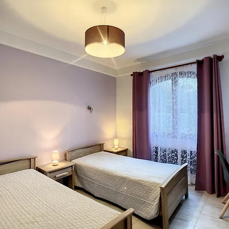 Сasa de vacaciones Maison F4 Avec Terrasse, Parking Et Animaux Acceptes - Fr-1-451-185