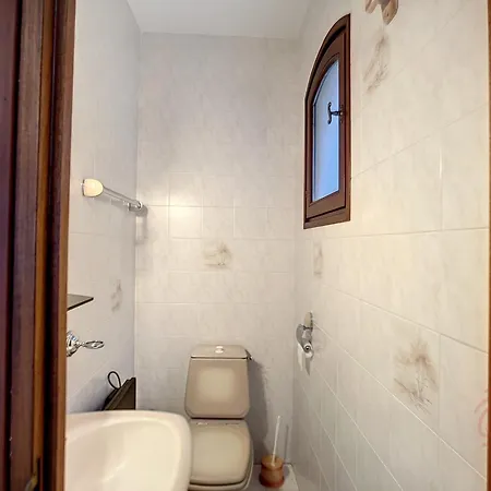 Сasa de vacaciones Maison F4 Avec Terrasse, Parking Et Animaux Acceptés - Fr-1-451-185