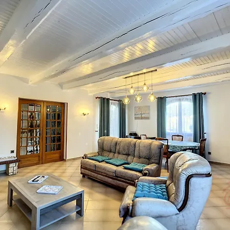 Сasa de vacaciones Maison F4 Avec Terrasse, Parking Et Animaux Acceptés - Fr-1-451-185
