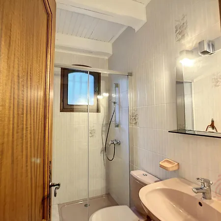 Maison F4 Avec Terrasse, Parking Et Animaux Acceptés - Fr-1-451-185 *