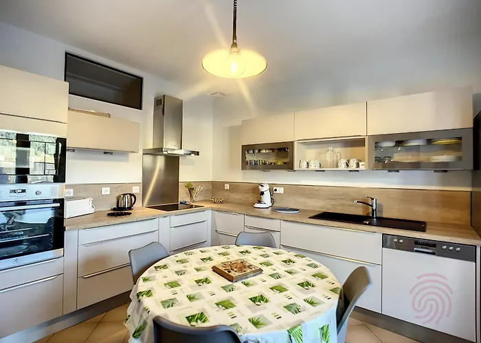 Σπίτι διακοπών Maison F4 Avec Terrasse, Parking Et Animaux Acceptes - Fr-1-451-185