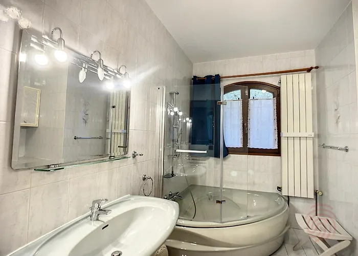 Maison F4 Avec Terrasse, Parking Et Animaux Acceptes - Fr-1-451-185 *