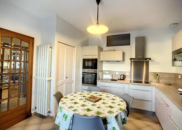 Maison F4 Avec Terrasse, Parking Et Animaux Acceptes - Fr-1-451-185