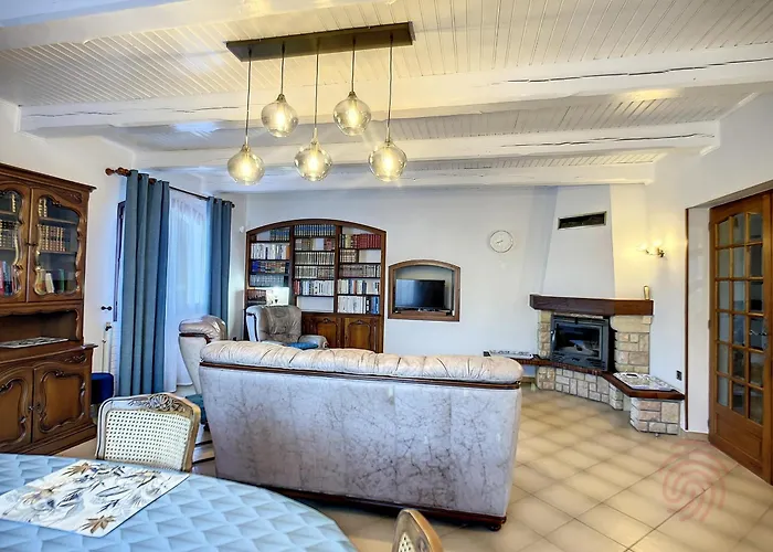 Σπίτι διακοπών Maison F4 Avec Terrasse, Parking Et Animaux Acceptes - Fr-1-451-185